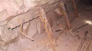 Poszukiwacze próbowali się do stać do wnętrza góry dwa miesiące