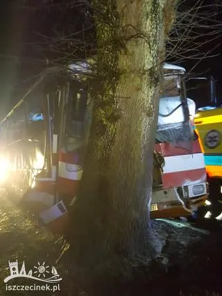 Wypadek autobusu w Trzebiechowie