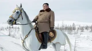 Kim Dzong Un na konnej wyprawie wokół góry Pektu, "duchowej ojczyzny" rodu