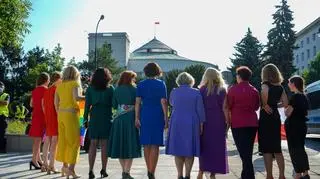 Posłanki Lewicy przed Sejmem