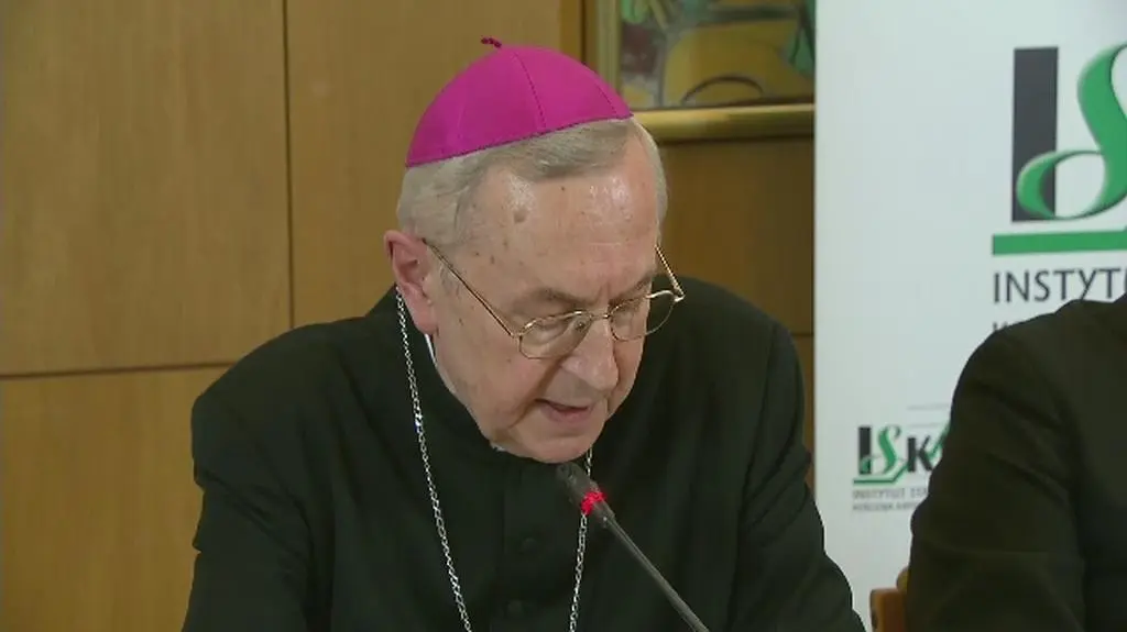 Pałką w głowę tych którzy poddają właśnie temu przestępstwu