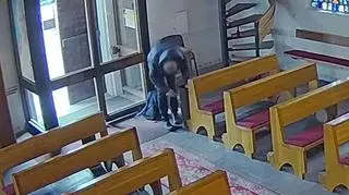 Kadr z nagrania kościelnego monitoringu