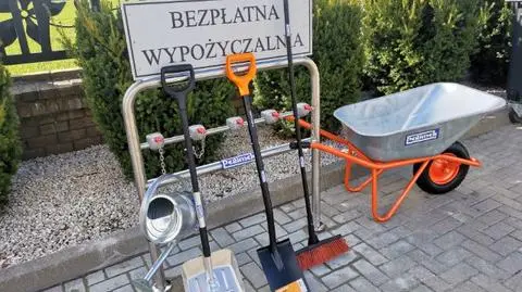 Była zniczodzielnia, teraz na cmentarzu jest też bezpłatna wypożyczalnia sprzętu