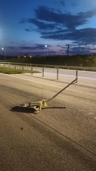 Zniszczył znaki 