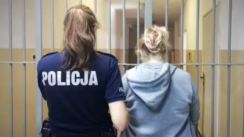 Brutalny atak na rowerzystę. Mieli go przewrócić, polać chemikaliami i grozić podpaleniem