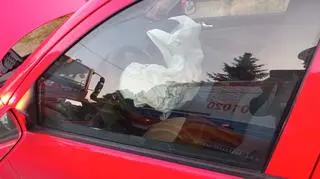 W aucie wystrzeliły poduszki powietrzne