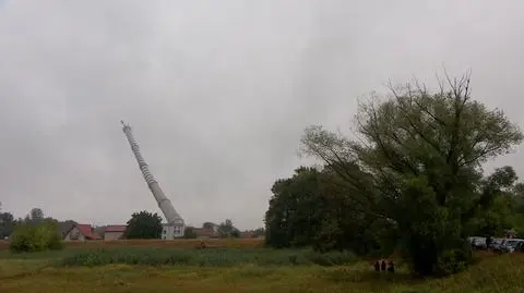 Miał 222 metry wysokości, runął w kilka sekund