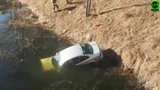 Auto wpadło do Noteci. Kierowca pod wpływem alkoholu