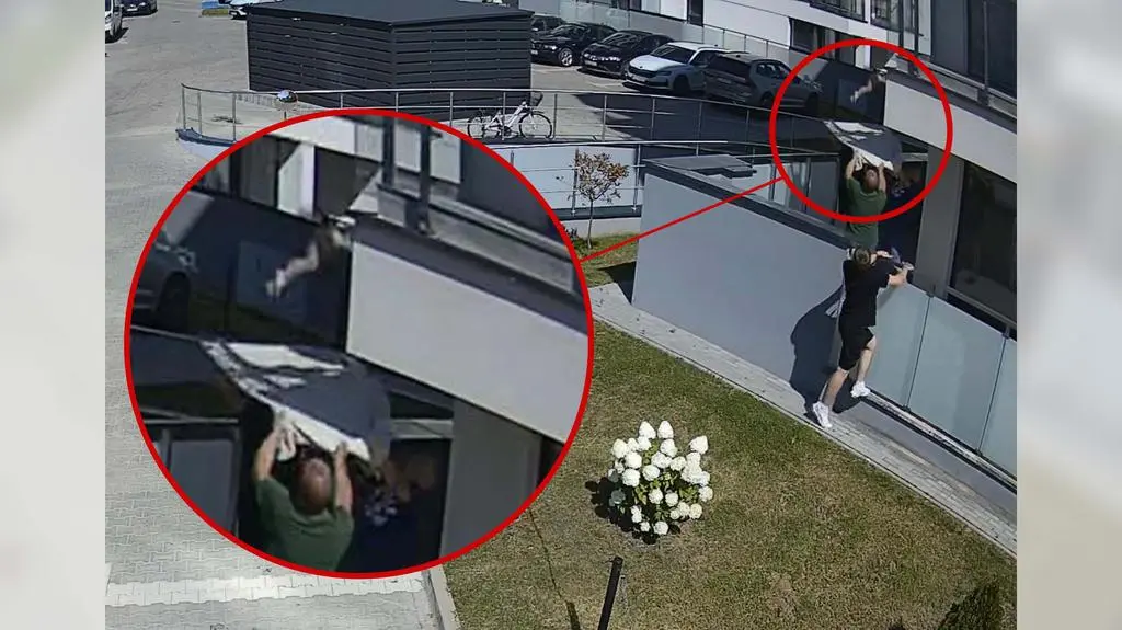 Spadające dziecko złapali w koc