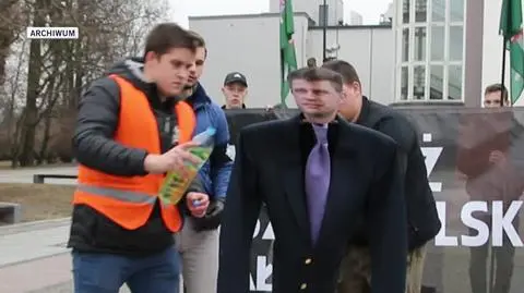 Działacze Młodzieży Wszechpolskiej spalili kukłę Ryszarda Petru