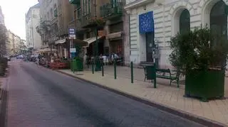 Półdeptakiem poruszają się autobusy