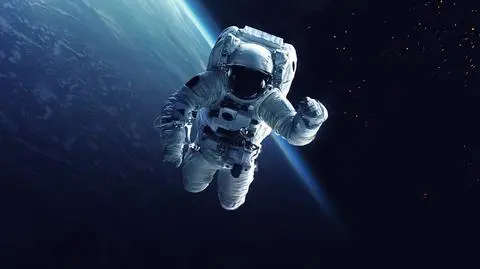 astronauta kosmos shutterstock_540015799