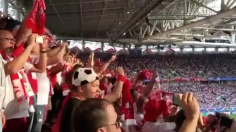 Zobacz jak kibice odśpiewali hymn na stadionie w Moskwie