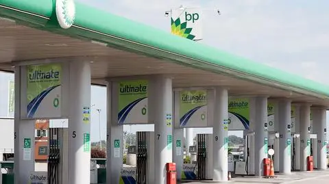 stacja benzynowa bp shutterstock_2170401227