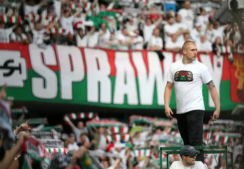 Najbardziej znany polski kibol ułaskawiony przez prezydenta. Kim jest "Staruch"?