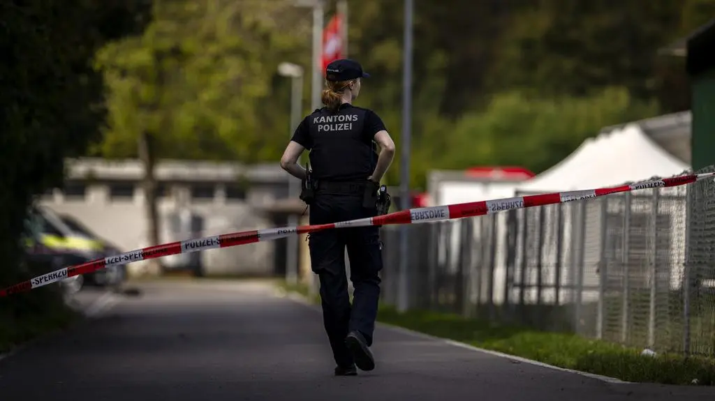 Służby na miejscu ataku w Szwajcarii. Strzały padły podczas Aarauer Rave