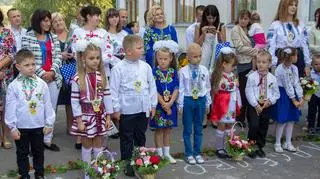 Pasowanie na uczniów ukraińskich pierwszaków