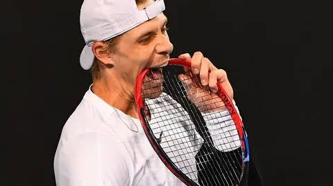 "Wypili za dużo". Shapovalov wściekły, przerwał mecz