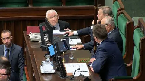 Jarosław Kaczyński podszedł do Szymona Hołowni
