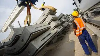 Za maszyną TBM wbudowanych zostało już ponad 180 pierścieni