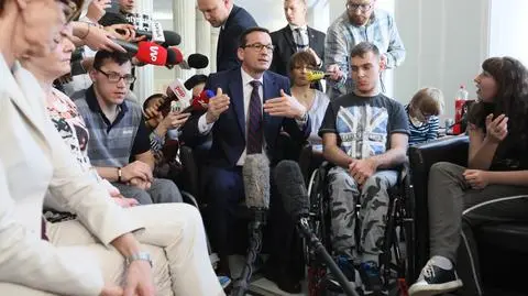 Protestujący: prosimy o natychmiastowe zwołanie Sejmu