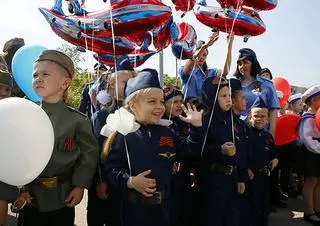 Parada "dziecięcych wojsk" w Rostowie nad Donem 