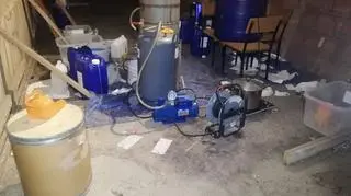 Na strychu laboratorium narkotykowe, na parterze nagrobki