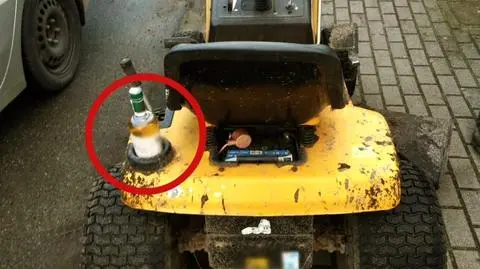 Zabrakło wódki, pojechał po nią traktorem ogrodowym