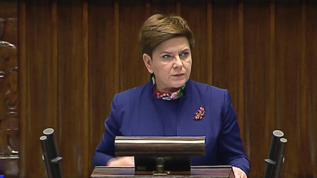 Szydło: polski rząd nie będzie uprawiał polityki zagranicznej na kolanach