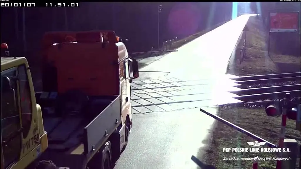 Zderzenie na przejeździe kolejowym w Zbąszynie