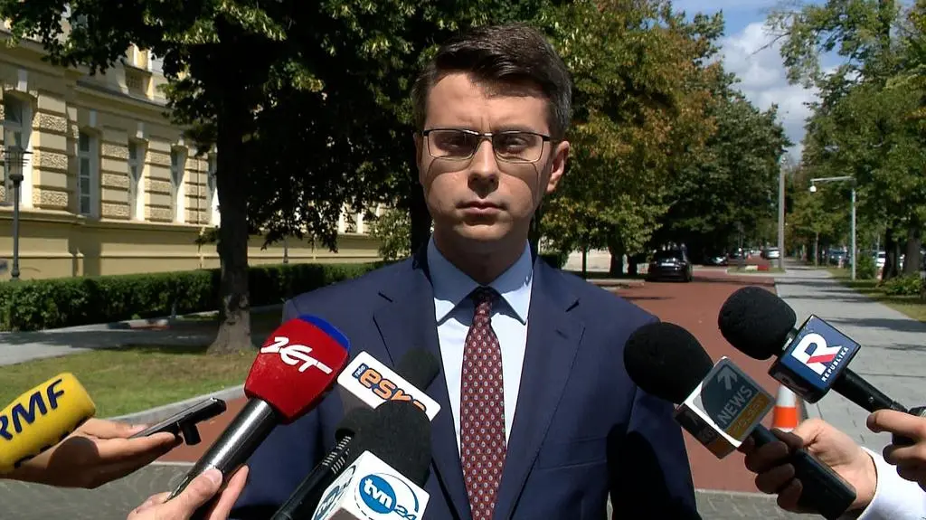 Mueller o kontroli poselskiej PO: to kontynuowanie teatru politycznego