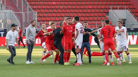 Byli sekundy od awansu, stracili go w 96. minucie. Awantura po barażu na zapleczu Bundesligi