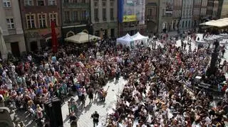 W ubiegłym roku na Starym Rynku zagrało ponad 300 gitar