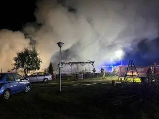 Siemiany. Dwie osoby poparzone w pożarze domków letniskowych