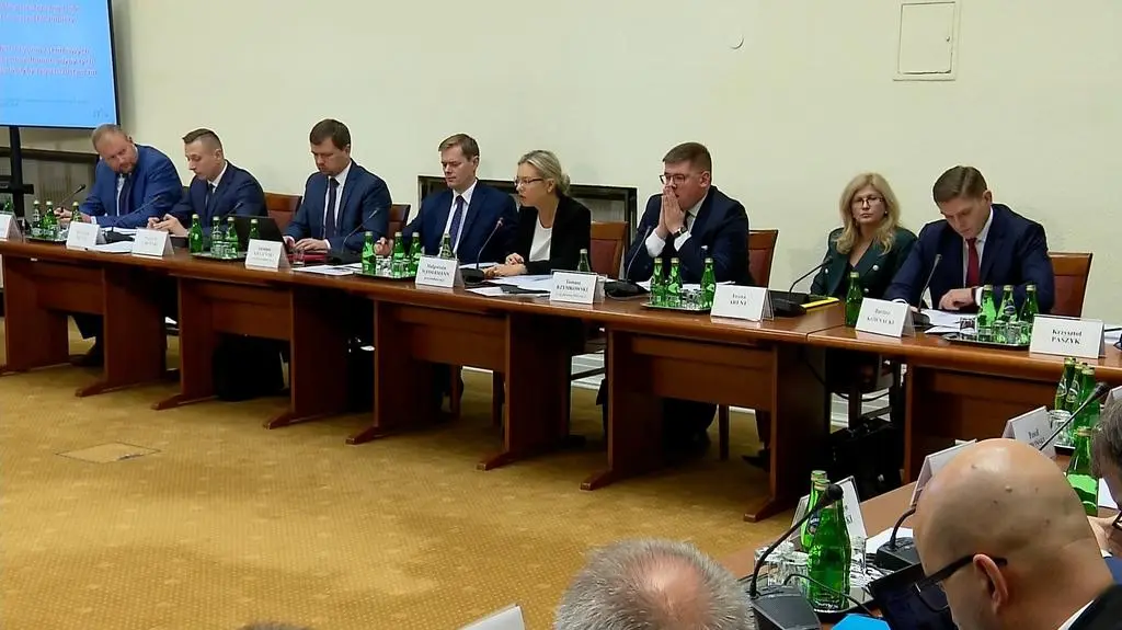 Przesłuchanie Donalda Tuska przed komisją ds. Amber Gold - część pierwsza