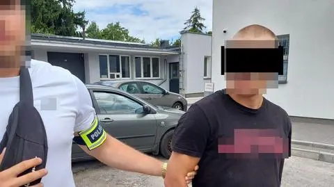 Dał chłopcu pieniądze na buty. Został zaatakowany i okradziony