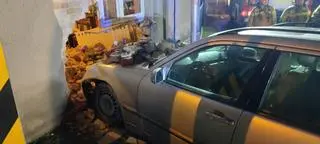 Auto wepchnęło kaloryfer do środka