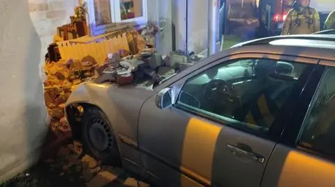 Uderzył w dom i praktycznie wjechał do pokoju