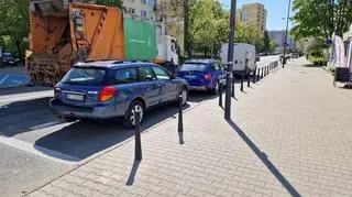 Miejsca parkingowe wzdłuż ulicy Międzynarodowej