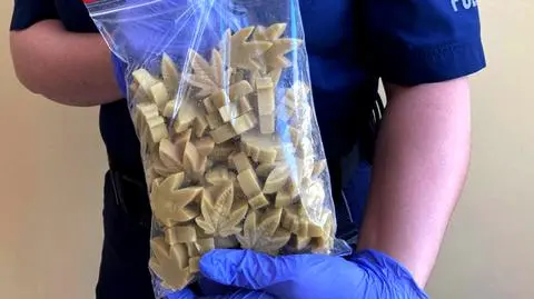 W mieszkaniu 36-latka znaleziono ciasteczka w kształcie konopi