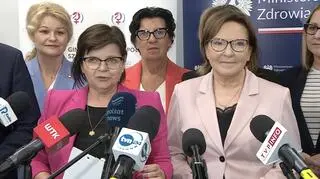 Izabela Leszczyna i Ewa Kopacz w czasie piątkowej konferencji 