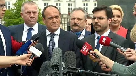 Jeśli obywatelom ta konstytucja się podoba to nikt nie ma prawa narzucać jakichkolwiek zmian