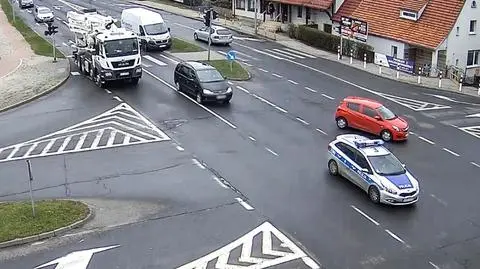 Jest po operacji serca, źle się poczuł, tracił przytomność. Jego syn zatrzymał radiowóz