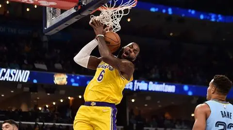 Rekordowy wieczór LeBrona Jamesa zakończony porażką