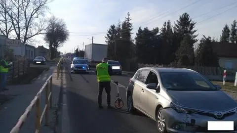Dziewięciolatek na rowerze został potrącony przez samochód i z ciężkimi obrażeniami trafił do szpitala