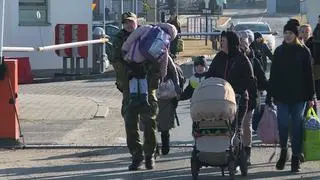 Polskie służby pomagają uchodźcom z Ukrainy