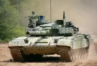 Czołg T-72 w czasie manewrów wojskowych w Czechach, 2006 rok