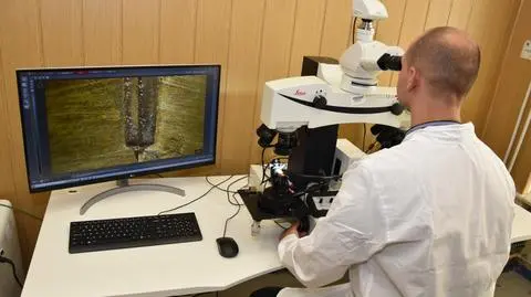 Mikroślad z lewego buta pomógł wyjaśnić zagadkę śmierci Kamila