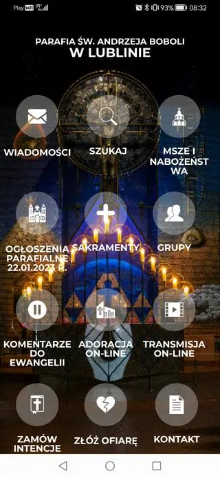 Aplikacja ma szereg funkcji. Można na przykład wysłać wiadomość do proboszcza