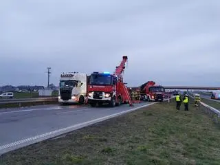 Na trasie S17 doszło do pożaru auta ciężarowego